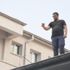 Hayata sarıldı!