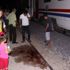 Ağabeyinin nişanına giderken tren çarptı