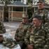 Azerbaycanlı gaziler cephelerde gezerek askerlere moral veriyor