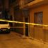 İzmir’de bir kadın vücudundaki cam kesileriyle evinde ölü bulundu İzmir’de bir kadın vücudundaki cam kesileriyle evinde ölü bulundu