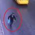 Beyoğlu'nda kapkaç yapan şüpheli kamerada