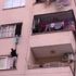 Adana'da korku dolu anlar! Pencere korkuluğuna sıkışan 2,5 yaşındaki çocuğu komşuları kurtardı