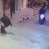 Fatih'te dehşet anları! Kocasını gaspçılardan böyle kurtardı