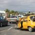 Otomobille minibüs çarpıştı: 6 yaralı Otomobille minibüs çarpıştı: 6 yaralı