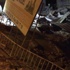 İzmir'de 3 katlı bina çöktü İzmir'de 3 katlı bina çöktü