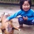 Vietnam'da 5 yaşındaki kız köpeğini yemek olarak buldu Vietnam'da 5 yaşındaki kız köpeğini yemek olarak buldu