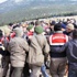 Köylüler taş ocağını bastı