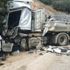 Balıkesir'de kamyon ile tır çarpıştı: 2 yaralı Balıkesir'de kamyon ile tır çarpıştı: 2 yaralı