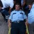 Silahlı kavgaya müdahale eden polis kendini vurdu