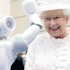 Kraliçe Elizabeth'i Almanya'da robot karşıladı Kraliçe Elizabeth'i Almanya'da robot karşıladı