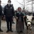 Hayvanı çalınan teyzenin yüzünü polis güldürdü Hayvanı çalınan teyzenin yüzünü polis güldürdü