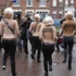 Femen’den Le Pen’e çıplak protesto Femen’den Le Pen’e çıplak protesto