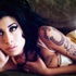 Ailesi Amy Winehouse'un özel eşyalarını sergiliyor
