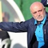 Hikmet Karaman isyan etti: 'Futbolcuların kokudan başı döndü' Hikmet Karaman isyan etti: 'Futbolcuların kokudan başı döndü'