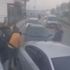 Arnavutköy'de bekçinin sopayla kendisine saldıran kişiyi vurma anı