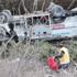 Mazot yüklü tanker şarampole uçtu, faciadan dönüldü Mazot yüklü tanker şarampole uçtu, faciadan dönüldü