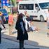 Yolun karşısına geçmeye çalışırken otomobilin çarptığı adam öldü, sürücü kalp krizi geçirdi Yolun karşısına geçmeye çalışırken otomobilin çarptığı adam öldü, sürücü kalp krizi geçirdi