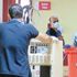 Pandeminin ortasında doktor maaşına tırpan
