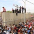 Irak'ta göstericiler parlamento binasına girdi