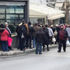 Yunanistan'da bedava yemek için metrelerce kuyruk