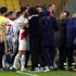 Kadıköy'de maç sonu saha karıştı Kadıköy'de maç sonu saha karıştı