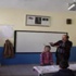 Müdür öğrencilerin başından para saçtı Müdür öğrencilerin başından para saçtı