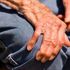 65 yaş üzeri 300 kişiden 1'i Parkinson hastası