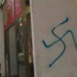 Türklere ait işyerinin duvarına Nazi sembolleri çizdiler