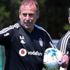 Beşiktaşlı taraftarlardan Orhan Ak a tepki: İstemiyoruz