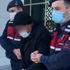Tutuklanan cinayet zanlısı, cezaevine götürülürken ağladı Tutuklanan cinayet zanlısı, cezaevine götürülürken ağladı