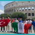 Roma'da Türk taraftarlara "sosyal mesafe" uyarısı Roma'da Türk taraftarlara "sosyal mesafe" uyarısı
