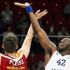 Anadolu Efes: 87 Galatasaray Odeabank: 76