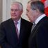 Lavrov, Tillerson'un yanında ABD´li gazetecileri azarladı Lavrov, Tillerson'un yanında ABD´li gazetecileri azarladı