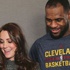 LeBron James, protokolü ihlal ederek Düşes'e sarıldı! LeBron James, protokolü ihlal ederek Düşes'e sarıldı!