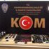 Kargo gönderileri arasında 327 kaçak cep telefonu ...