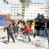 Rezidans inşaatının işçileri tekme tokat birbirine girdi Rezidans inşaatının işçileri tekme tokat birbirine girdi