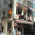Yabancı uyrukluların kaldığı apartman alev alev yandı