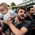Sığınmacıların otogardaki bekleyişi