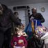 YTB'nin, yabancı bursiyerleri Suriyeli ailelere yardım yaptı