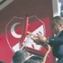 Çıldırdı kulübeyi yıktı