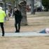 Parkta eşini vurdu, başında bekledi