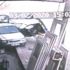 Sürüklenen otomobilin altında kalmaktan saniyelerle kurtuldu