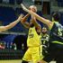 Fenerbahçe basketbolda lige tutundu! Fenerbahçe basketbolda lige tutundu!