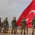 Kobani sınırına dev Türk bayrağı!