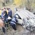 Ters dönen otomobilin içinde can pazarı