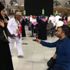 Kabe’de evlilik teklif etti Kabe’de evlilik teklif etti