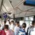 Otobüste 'sosyal mesafe' tepkis