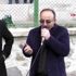 Spor futbolcular sahaya komando beresi ve askeri üniformayla ...