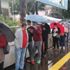 Antalya'da PTT önünde yağmur altında maaş kuyruğu