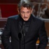 Sean Penn Oscar'ı salladı